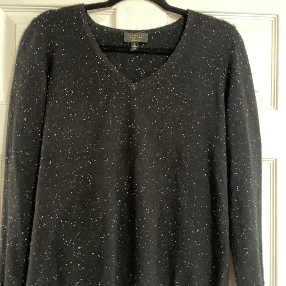 Cashmere V-Neck Sweater  Black dotted White